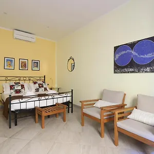 Appartement At 4 For, Florence